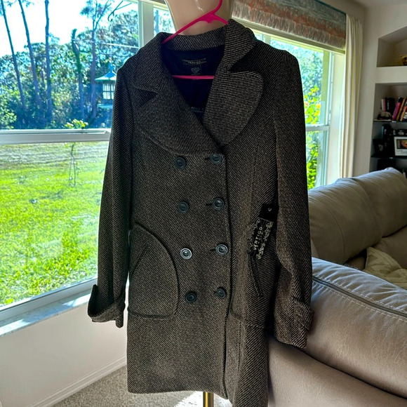 Vertigo Paris Jackets & Blazers - Vertigo Paris Large Long Peacoat NWT Tan/Black Combo Warm Fall/Winter Coat